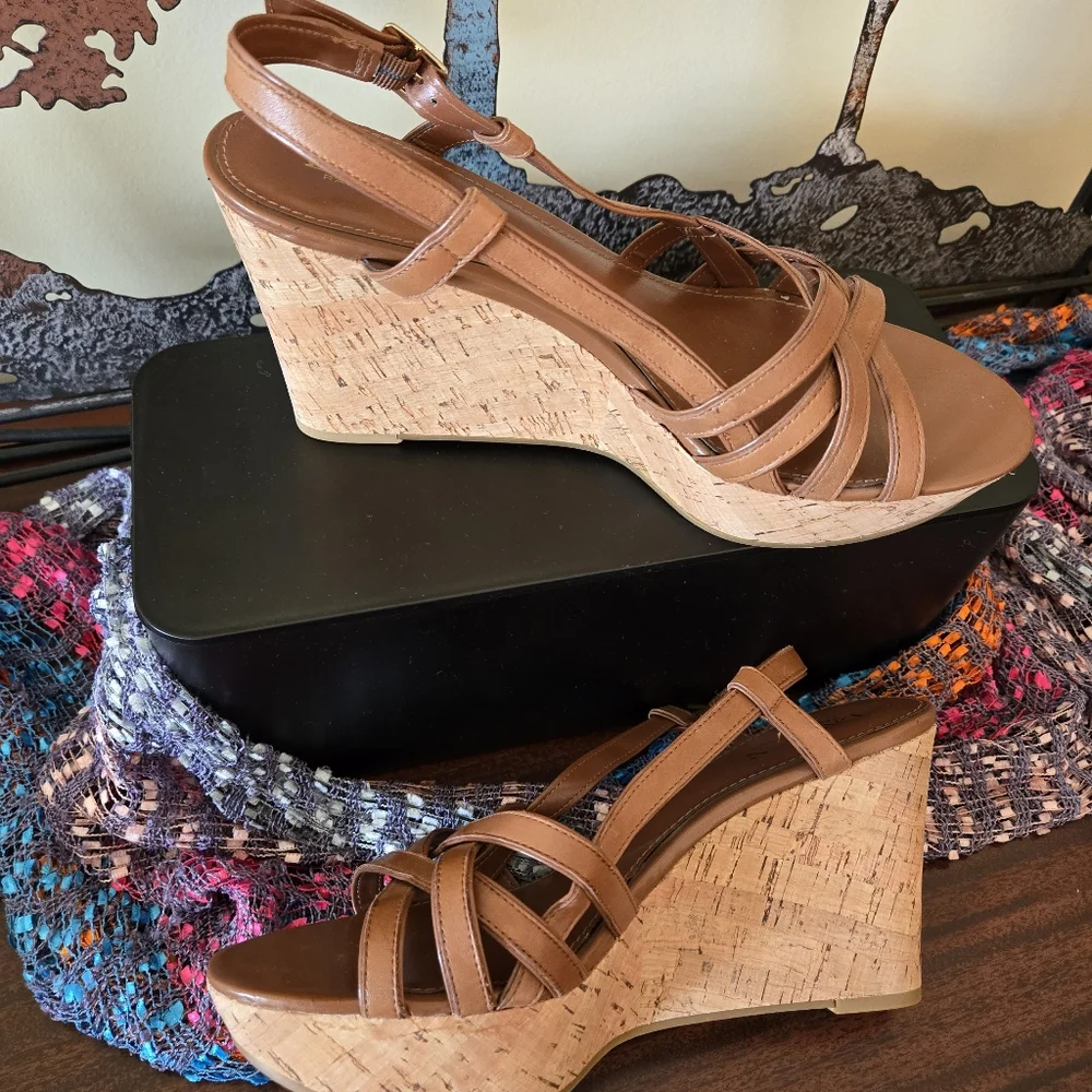 🥿 Ralph Lauren Platform Wedge Sandals – Size 10, Cognac Color
